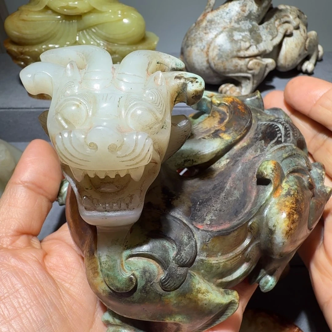 启***》和田玉未镶嵌颈饰