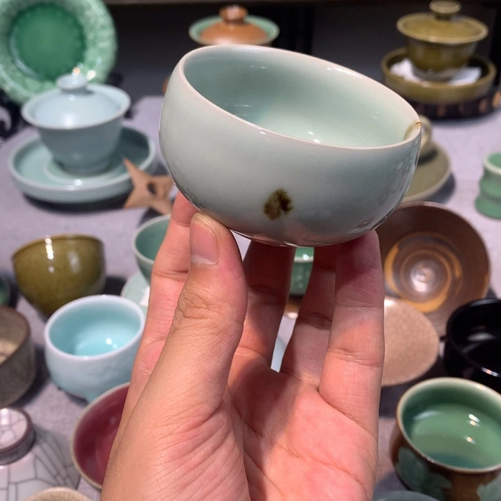 团***啊龙泉青瓷手工制作