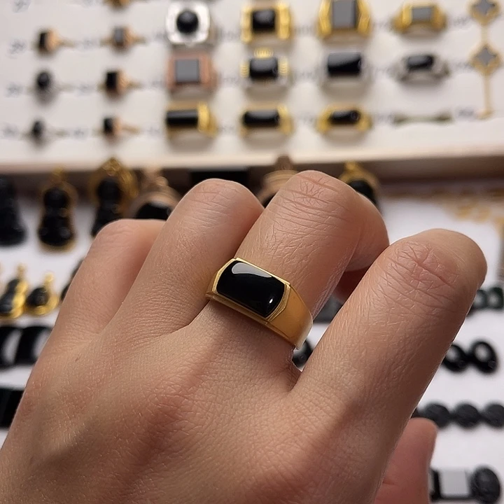 翡翠18K金镶嵌戒指翡翠