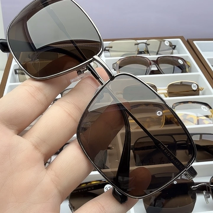 全框款天然水晶石头镜，假一赔十万元