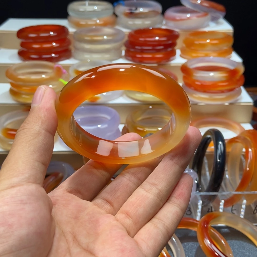 ****侠手镯玛瑙/玉髓未镶嵌