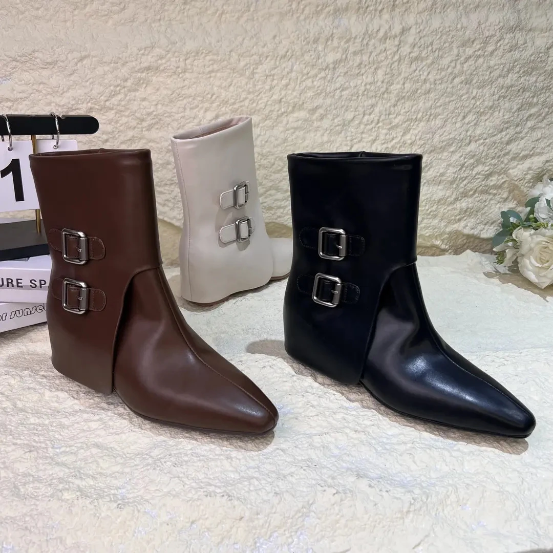 2025年秋冬新款时尚百搭软皮气质短靴A015