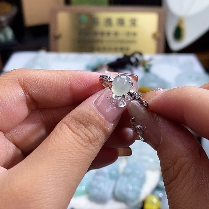 翡翠未镶嵌颈饰4504