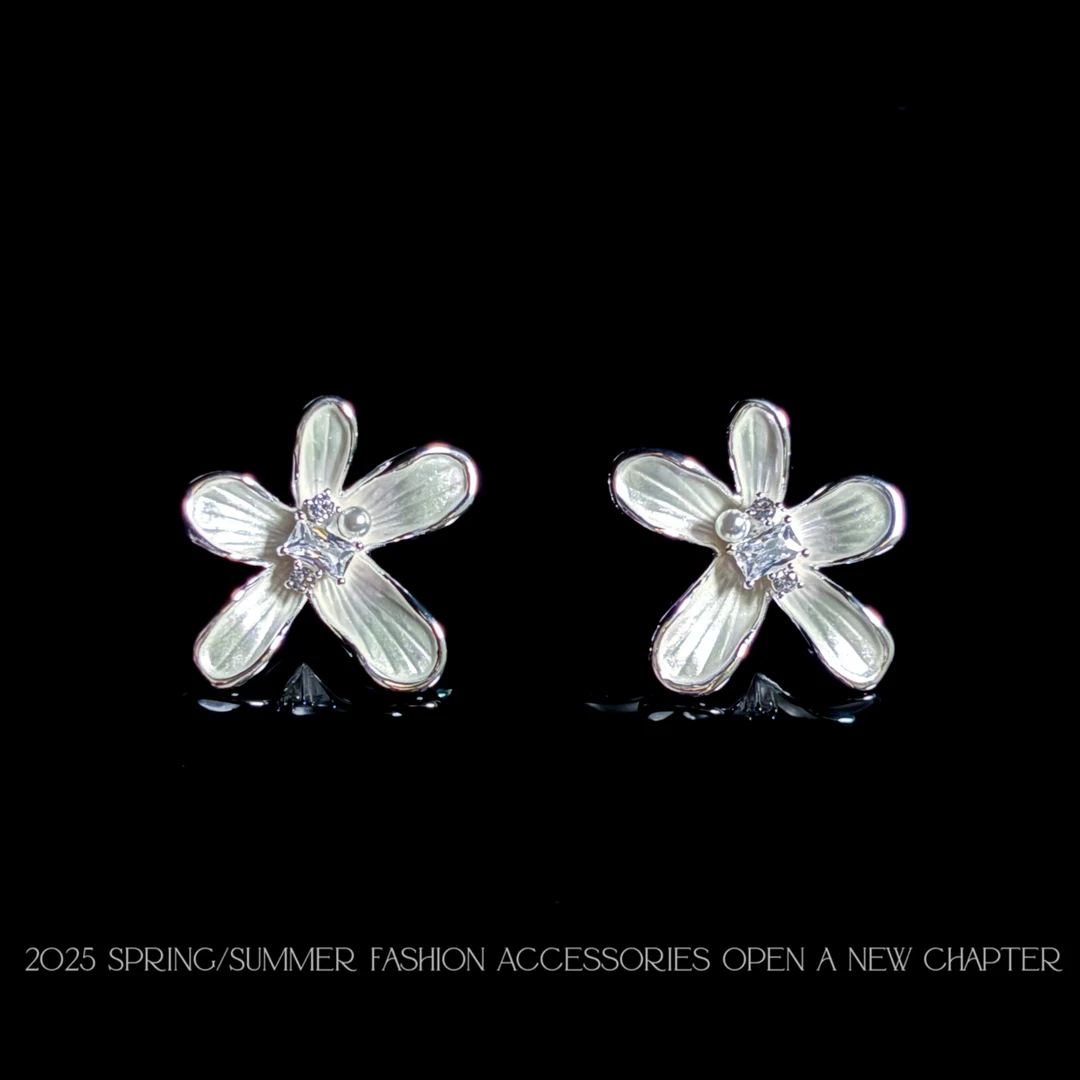 铜合金耳饰 镀k金 2025款C7255【油画五瓣花】铂堡俪 BOBAOLI 耳钉