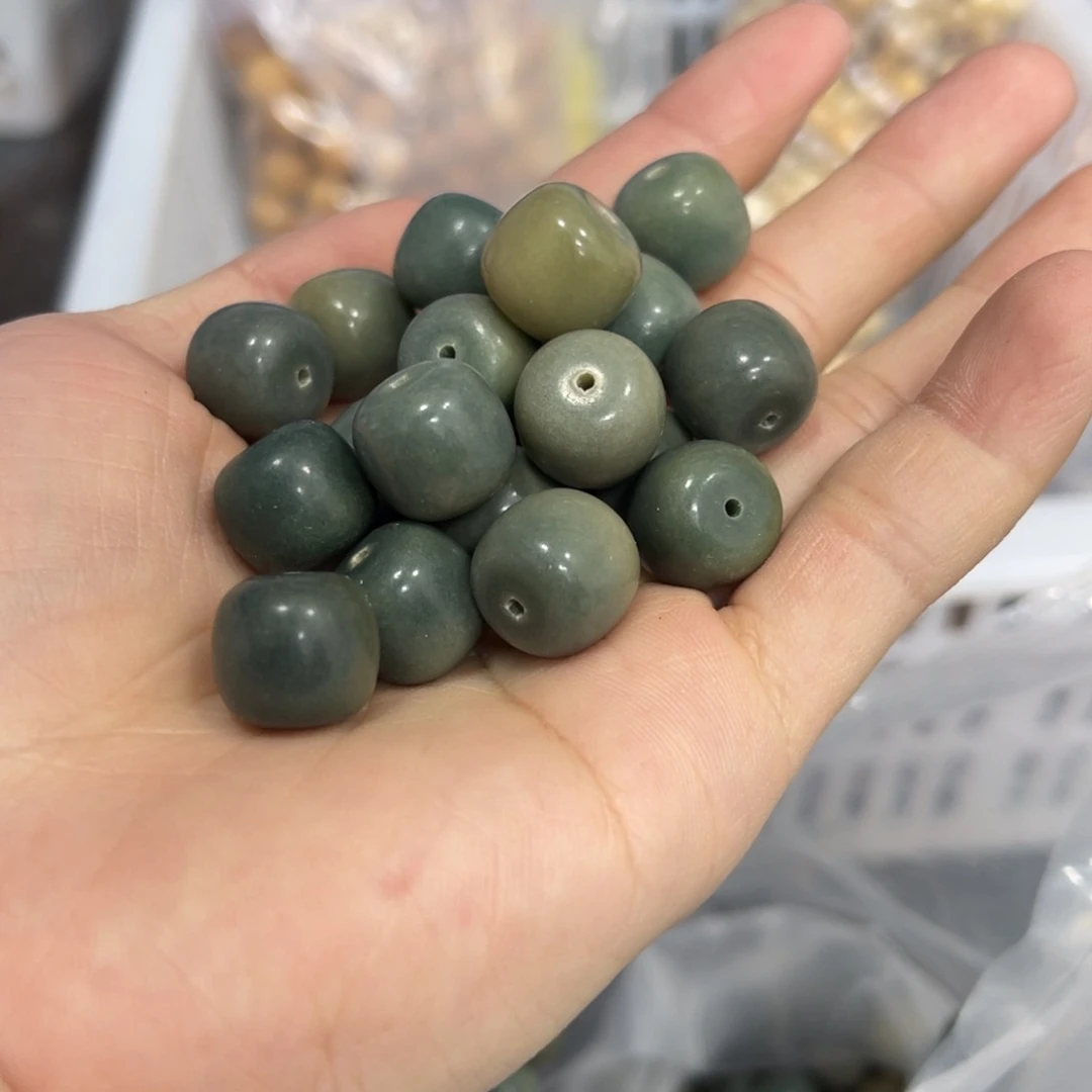 白玉菩提吊坠z 14mm/80/微瑕锅底