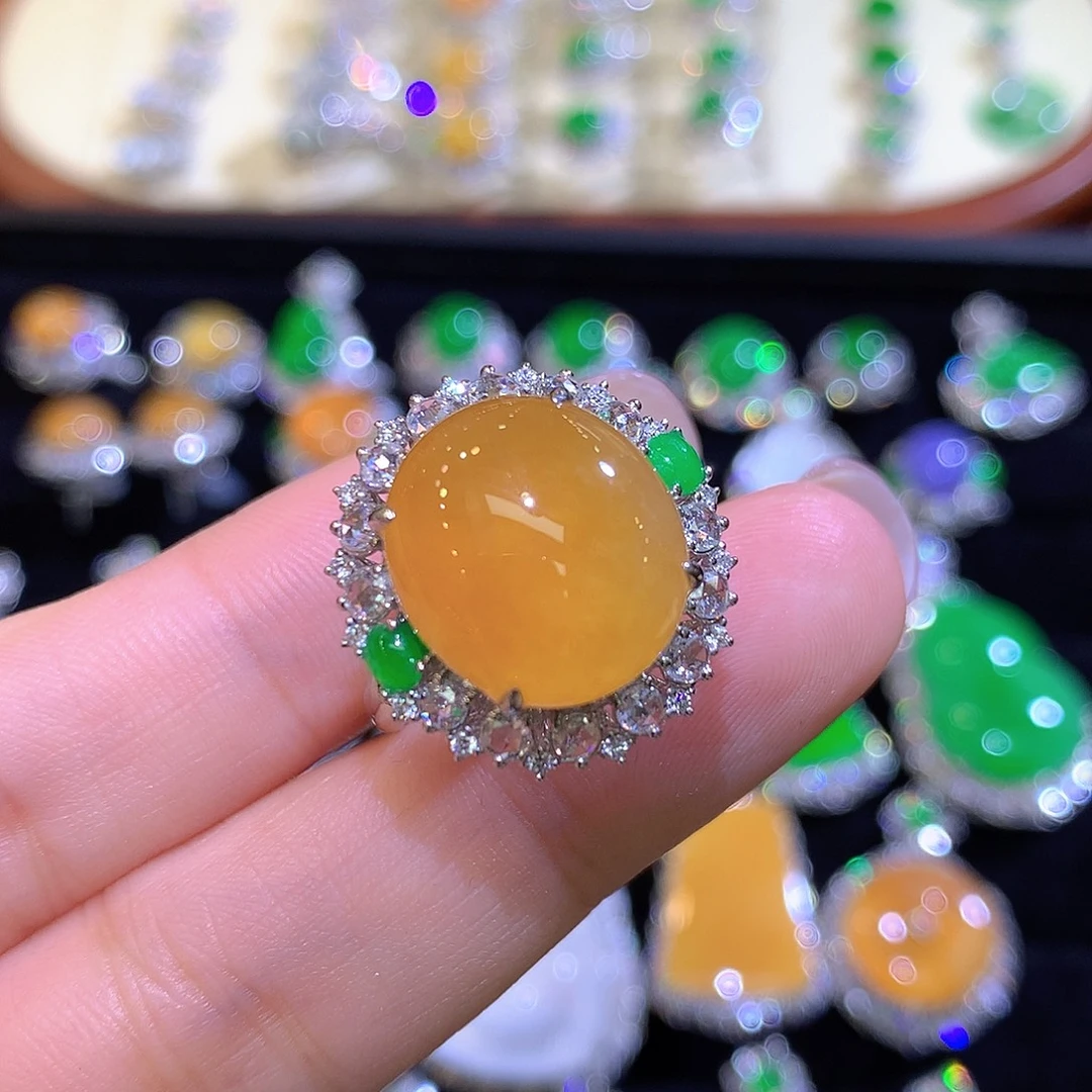 翡翠18K金镶嵌耳饰高冰黄翡蛋面戒指