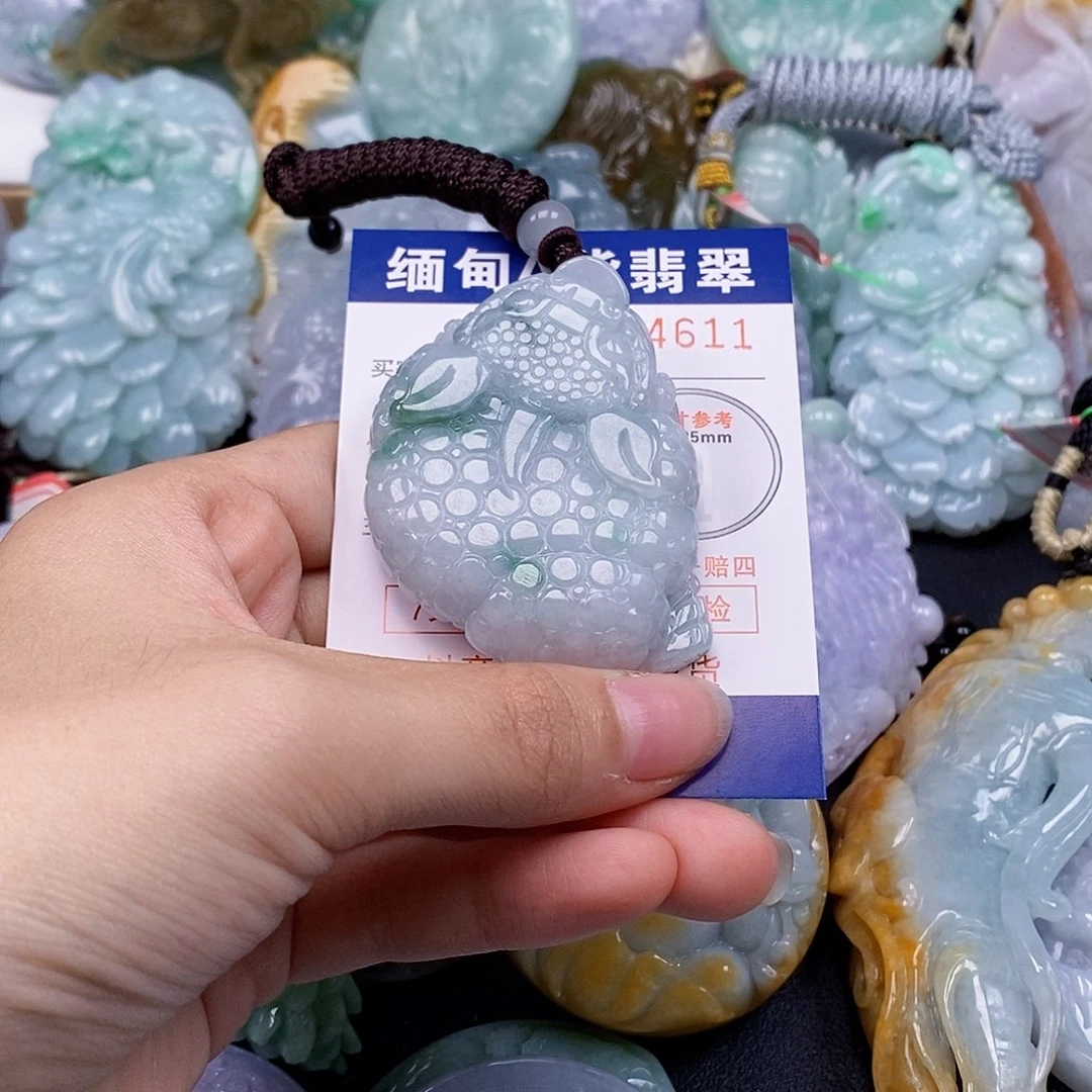 吊坠(不含链)未镶嵌翡翠
