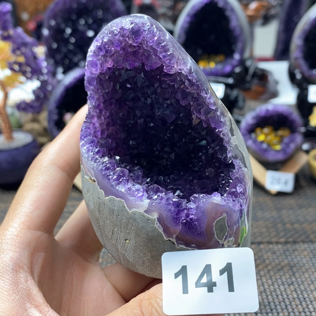 紫晶未镶嵌大型摆件（非配饰）