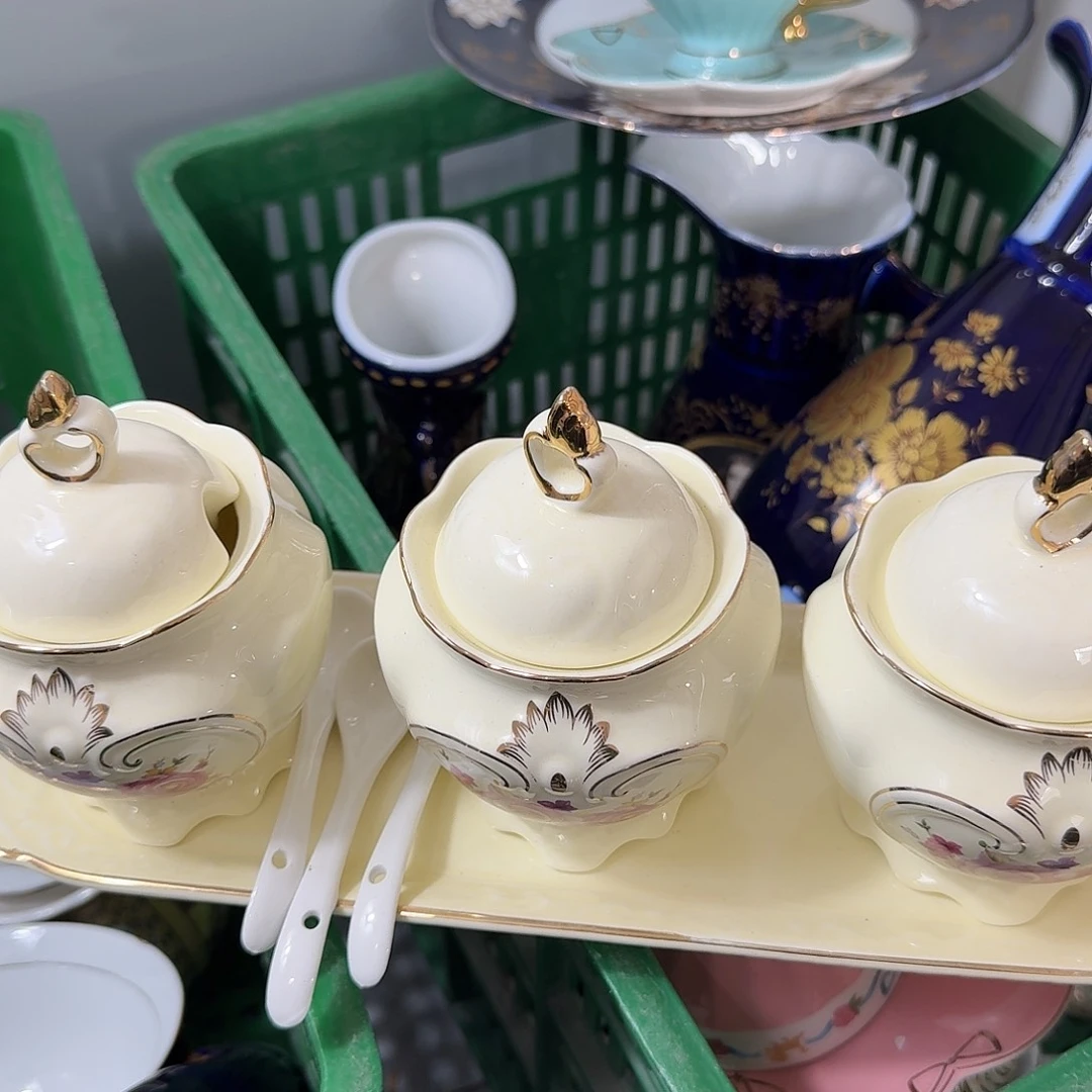 陶瓷陶瓷………………………………