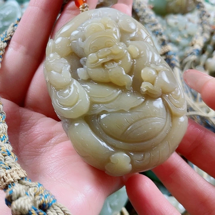 颈饰未镶嵌和田玉