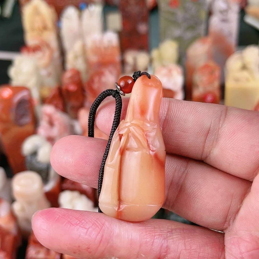 寿山石印石安****?包篆刻