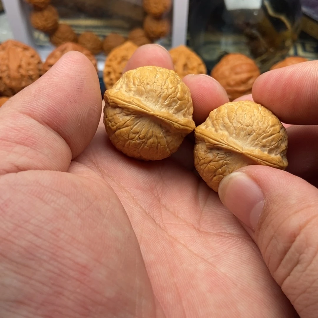 文玩核桃把件?鱼籽纹
