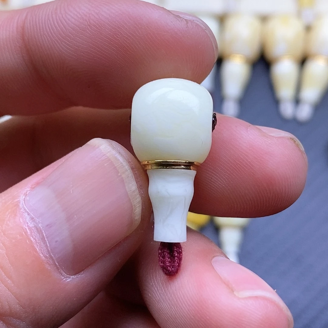 琥珀裸石18K金镶嵌L12.1mm