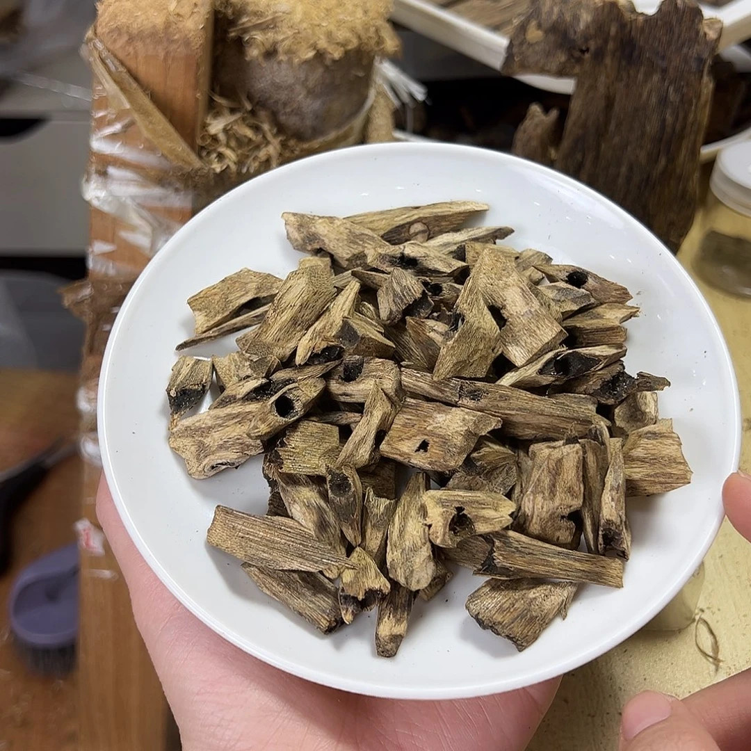 香料绿奇楠透顶绿（100克）