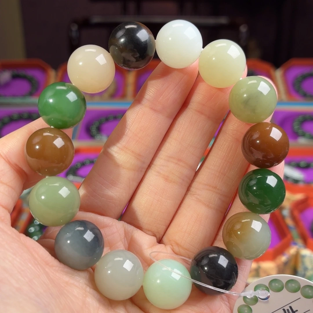 和田玉未镶嵌手串