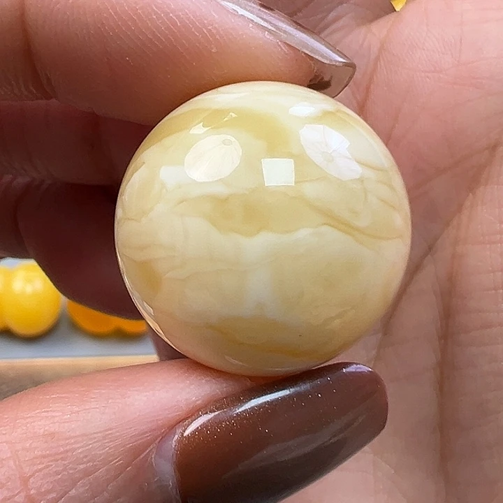 蜜蜡未镶嵌珠宝奇石