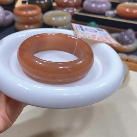 未镶嵌手镯石英质玉