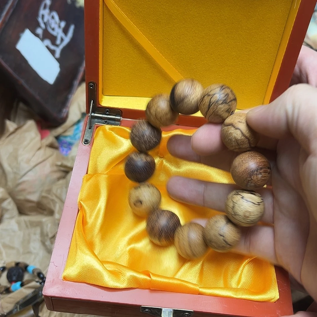 大叶紫檀（黑酸枝木类）