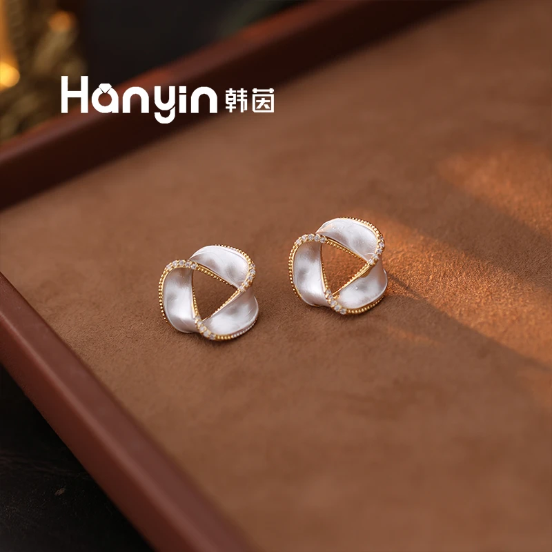铜合金合成锆石耳饰 925银针个性设计莫比乌斯耳钉时尚百搭气质