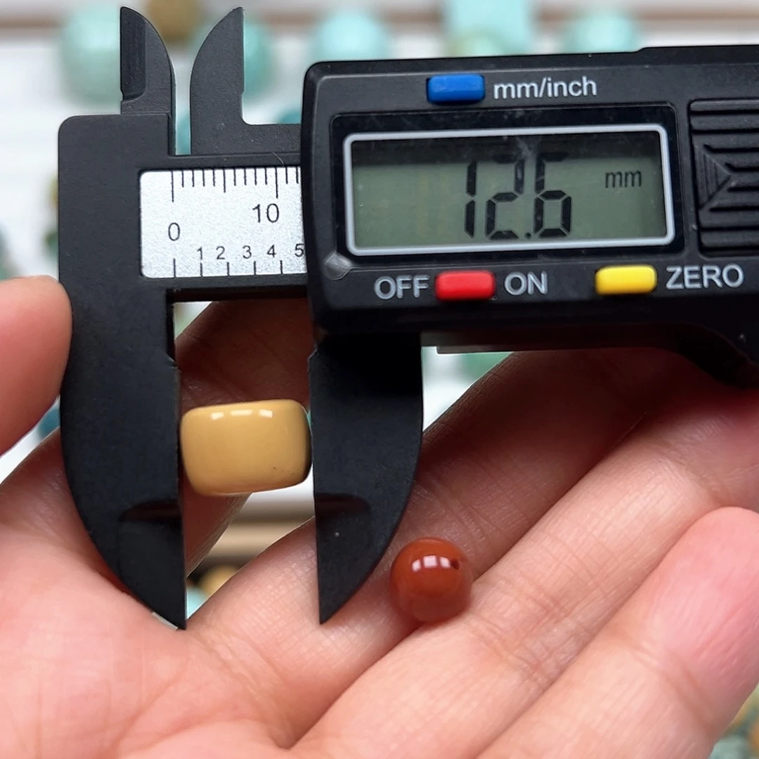 南红玛瑙未镶嵌珠宝奇石