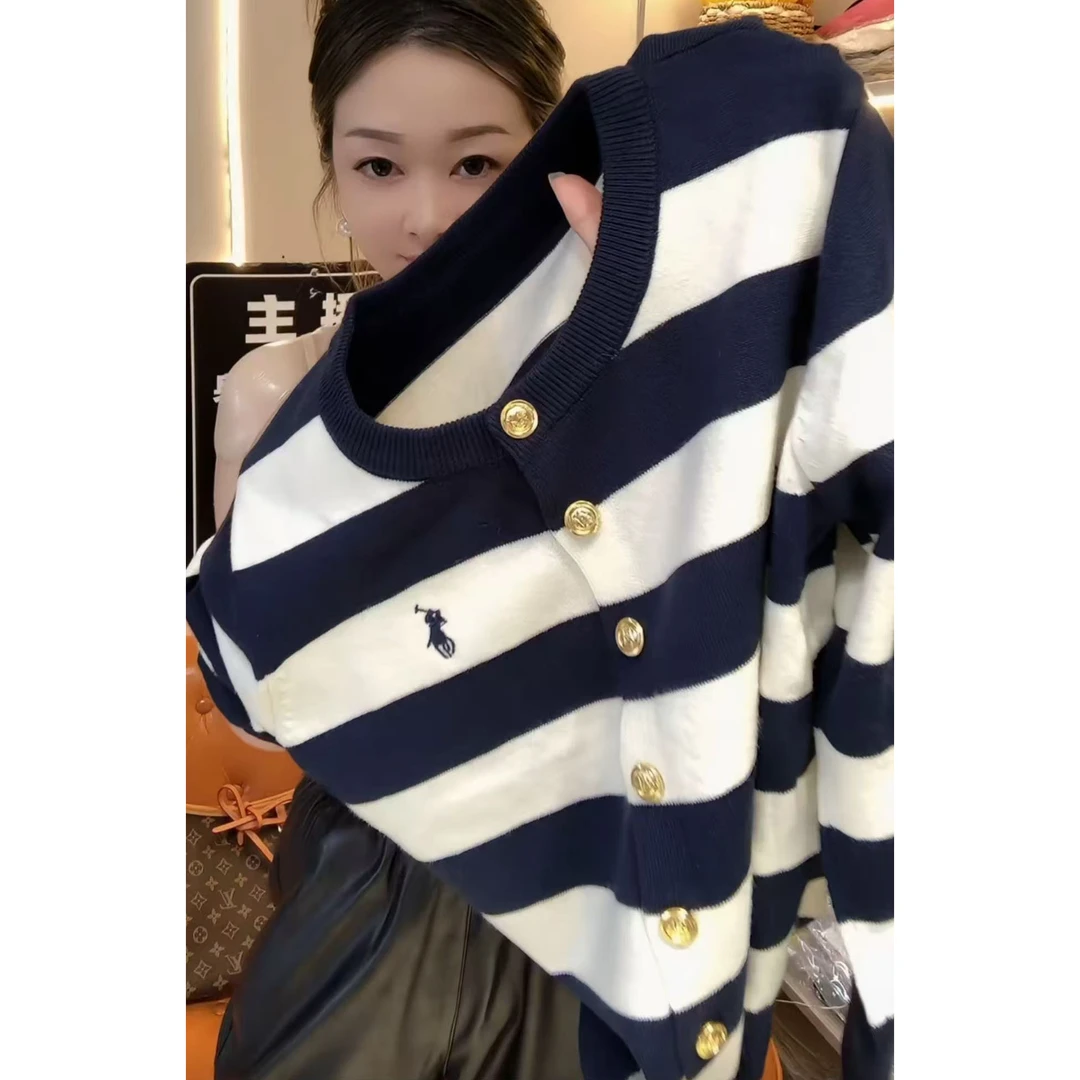 今年流行穿搭2025早秋新款温柔风条纹毛针织衫排扣休闲风长袖上衣