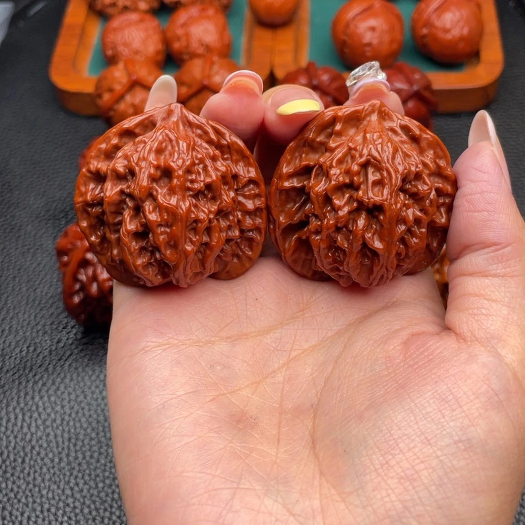 文玩核桃把件盘龙纹