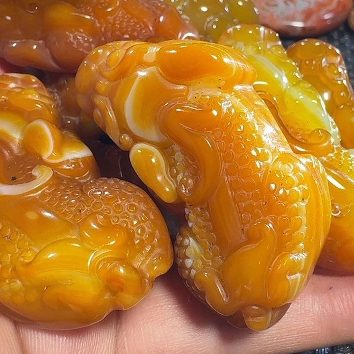 苏***馆未镶嵌颈饰水晶好