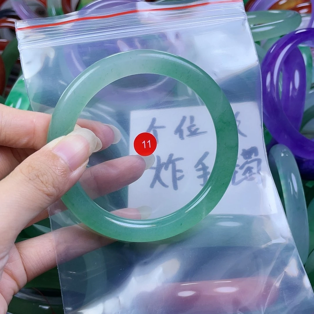 石英质玉手镯未镶嵌63