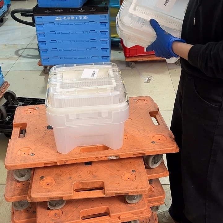 一***人厚款家用五金工具箱一个带盖