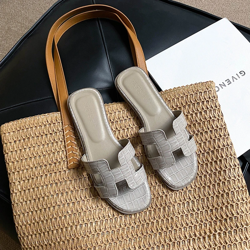 一字拖真皮2025夏季ins沙滩鞋方头外穿耐脏平底石头纹防滑凉拖女