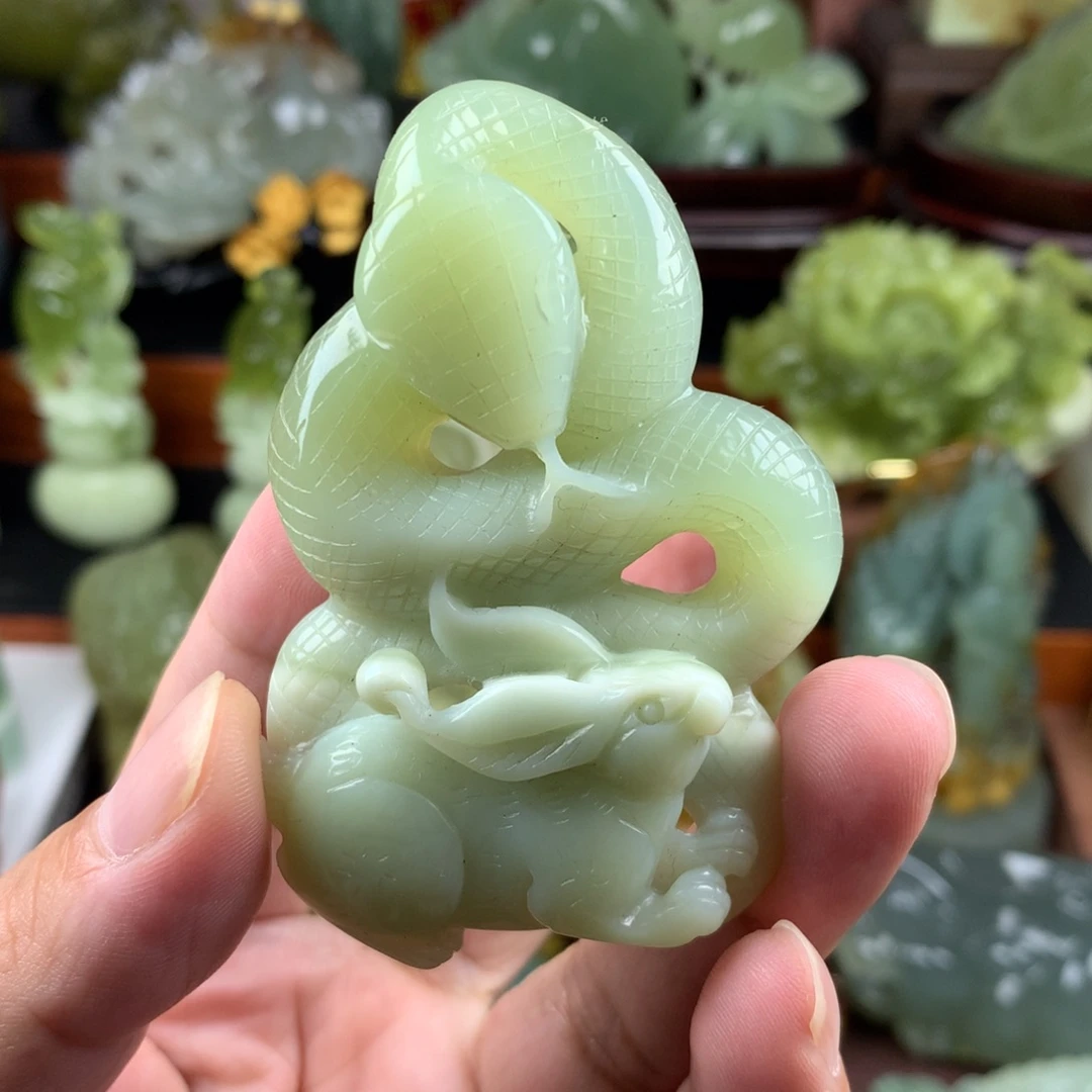 岫玉未镶嵌挂件吊坠