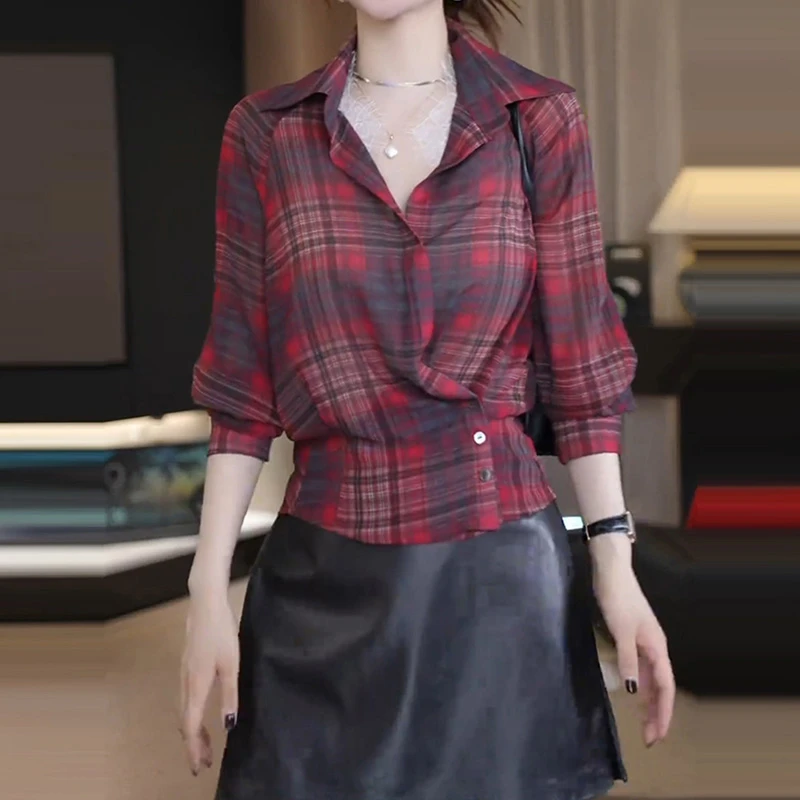 韩版百搭时尚格纹长袖衬衫女秋季新款减龄休闲百搭收腰大气上衣潮