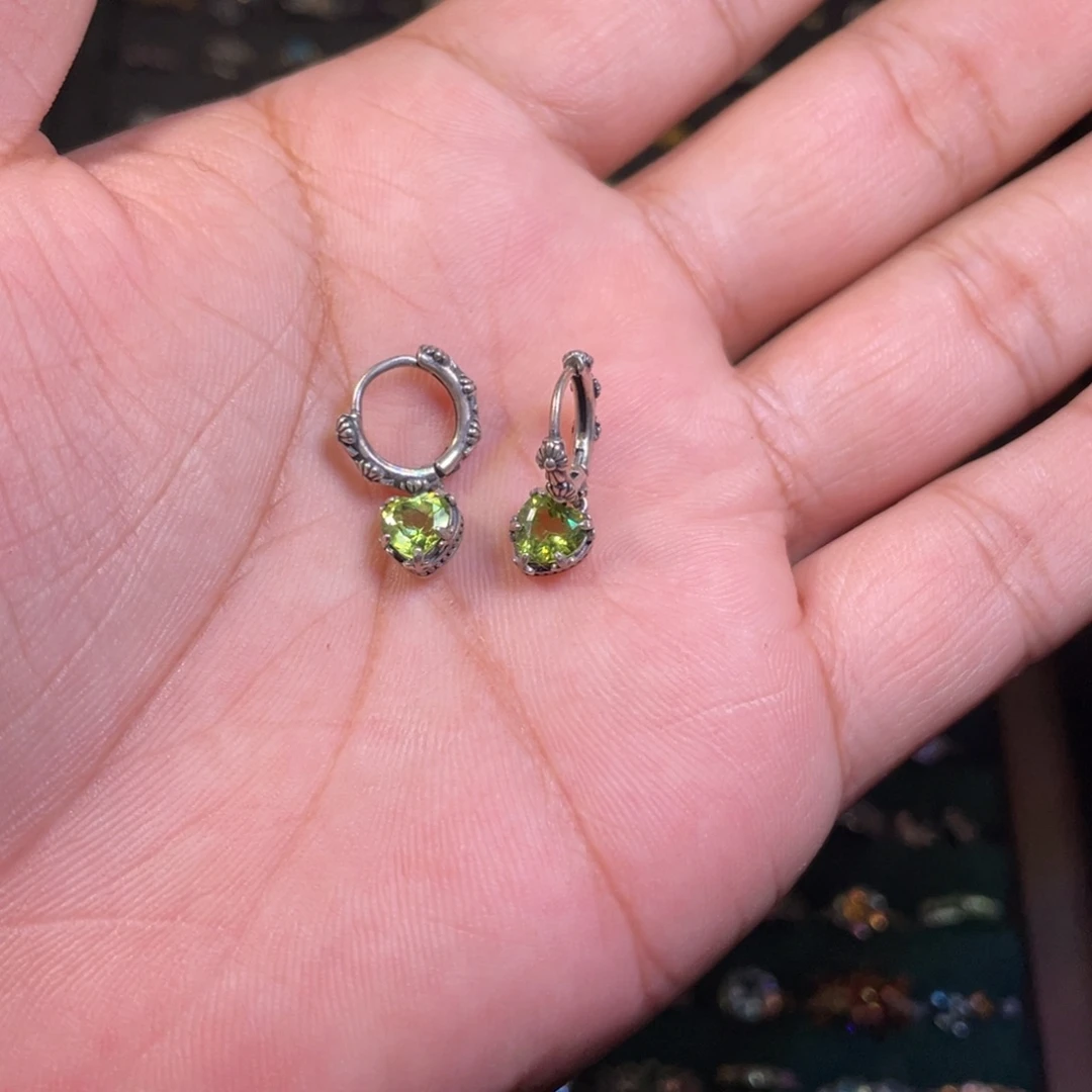 耳饰橄榄石银S925镶嵌