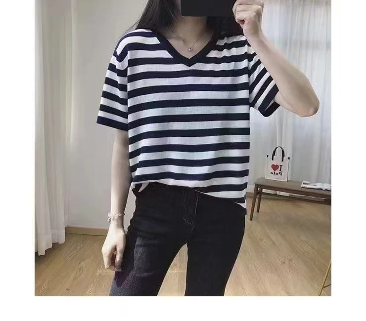 经典条纹v领套头衫