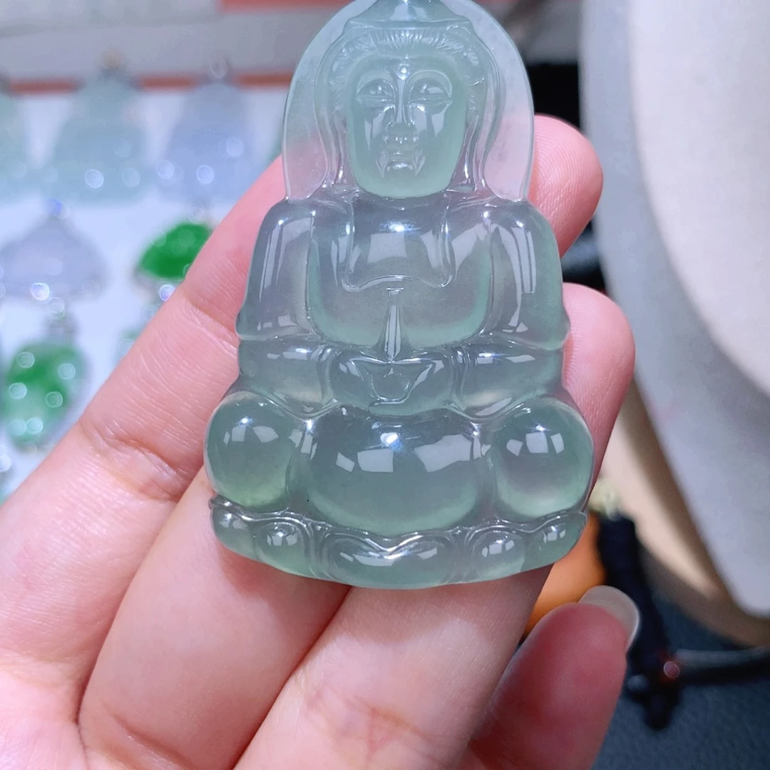颈饰18K金镶嵌翡翠观音