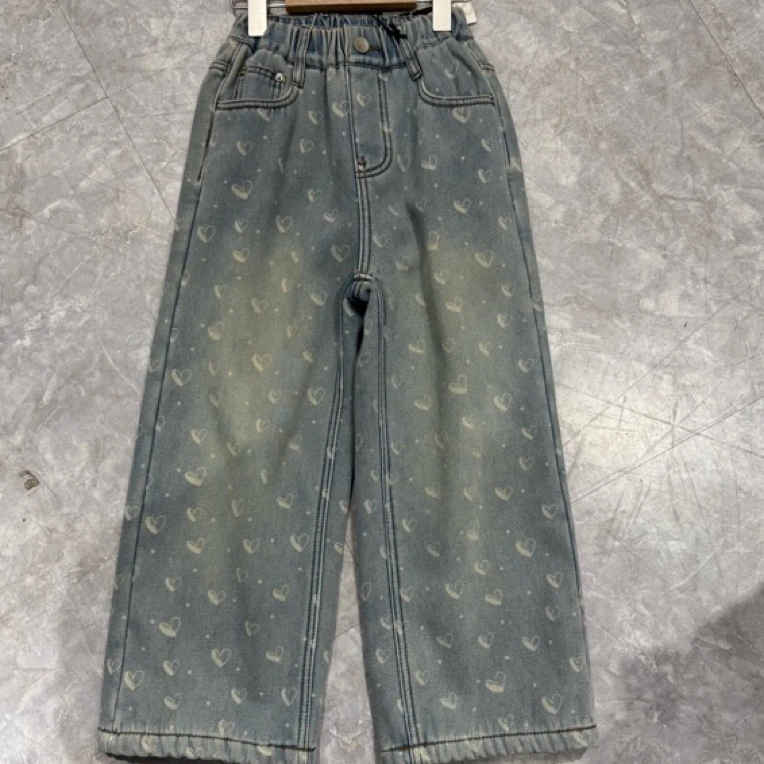 1831童装爱心印花一体绒牛仔裤