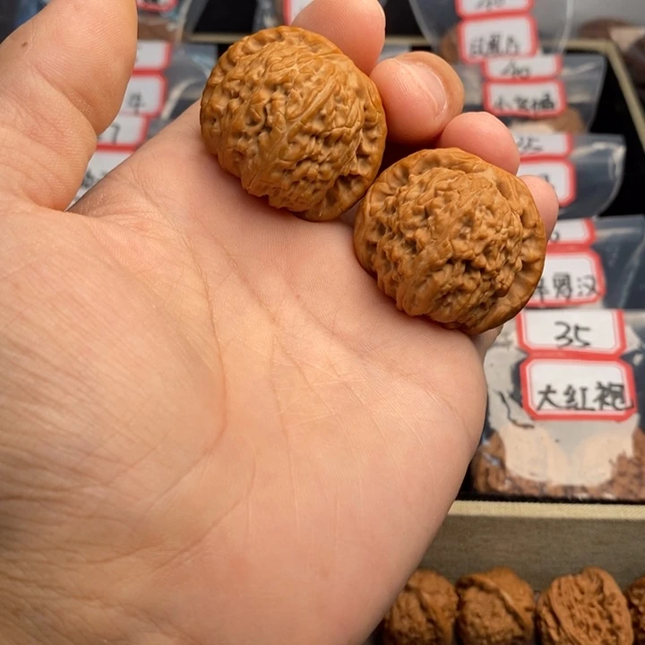 文玩核桃吊坠39闷白