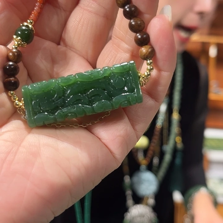 颈饰未镶嵌和田玉（糖玉）