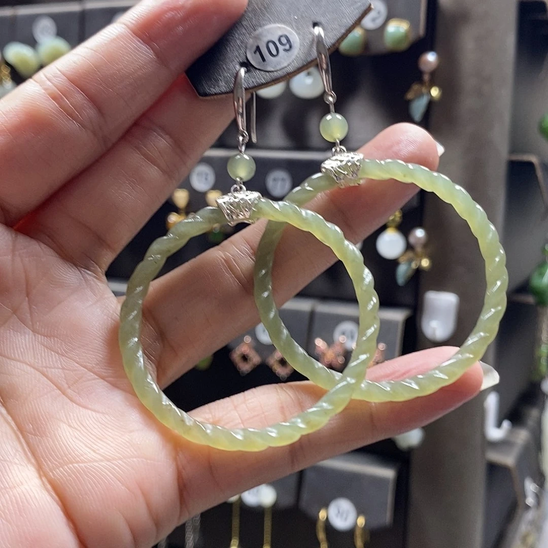 委***子和田玉银S925镶嵌耳饰