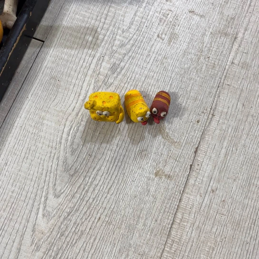 大***妹泥塑古镇炻陶含瑕疵