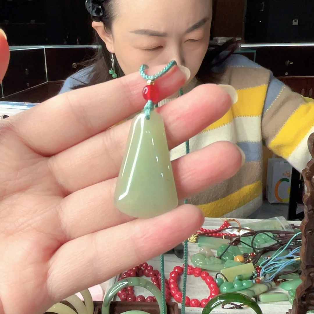 密玉（石英质玉）未镶嵌颈饰