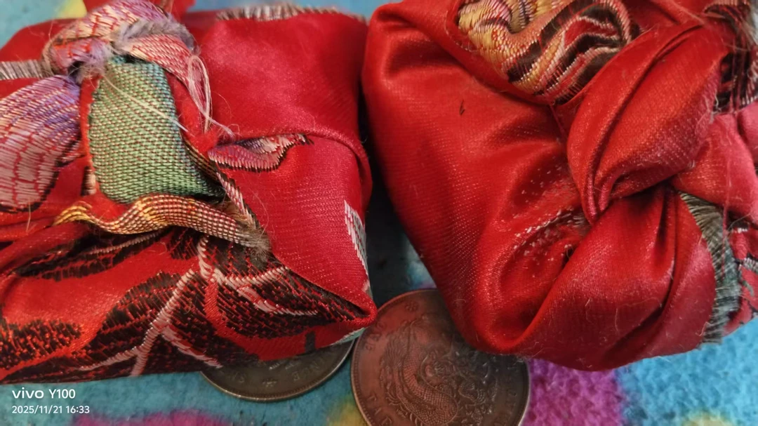 摆件精品摆件摆大大 所见8所得 两个镯两个圆圆  (不含箱 不含布)