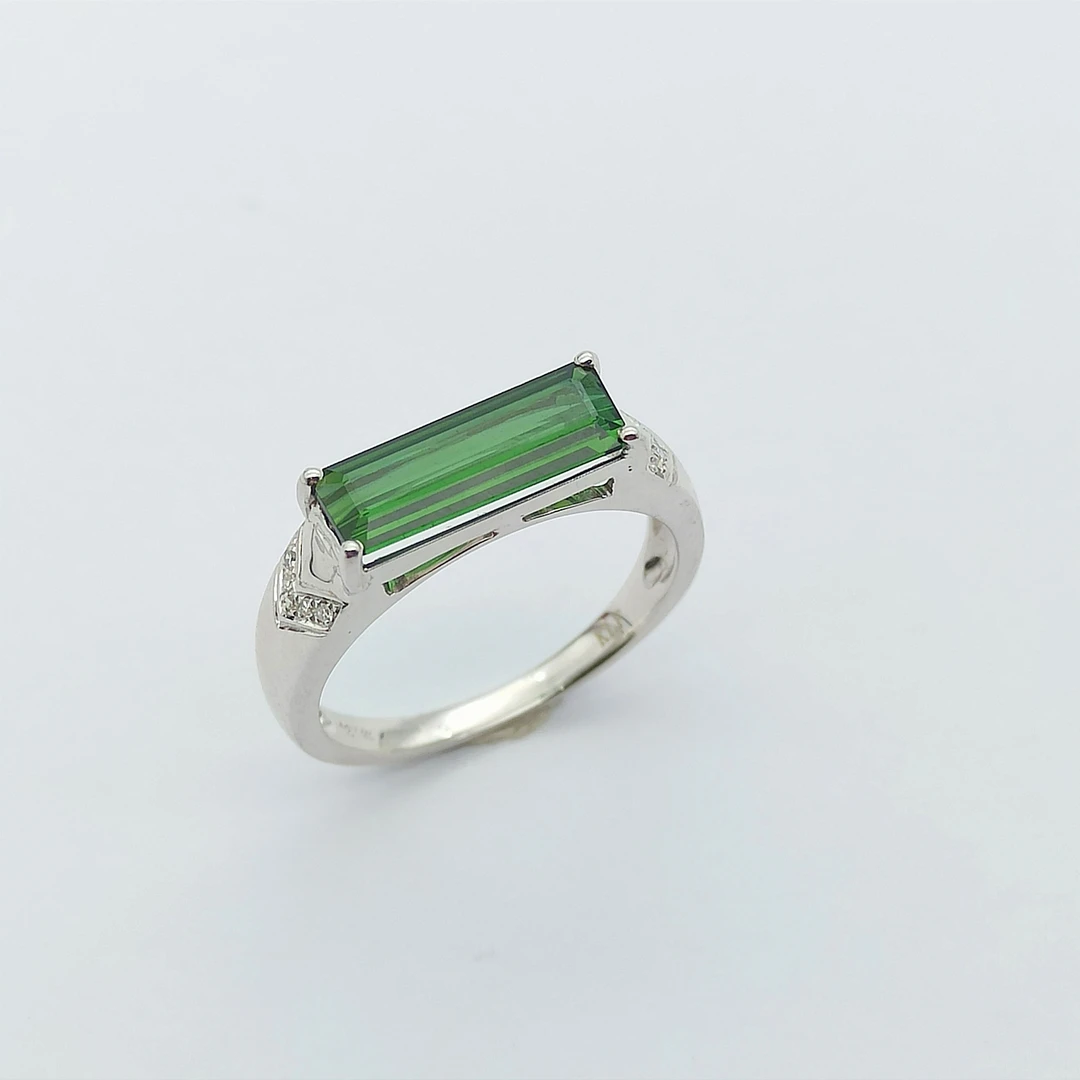 18K金白(金750)镶绿碧玺小灯管时尚白金戒指气质简约