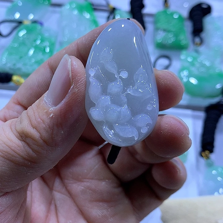 翡翠未镶嵌颈饰天然翡翠A货吊坠