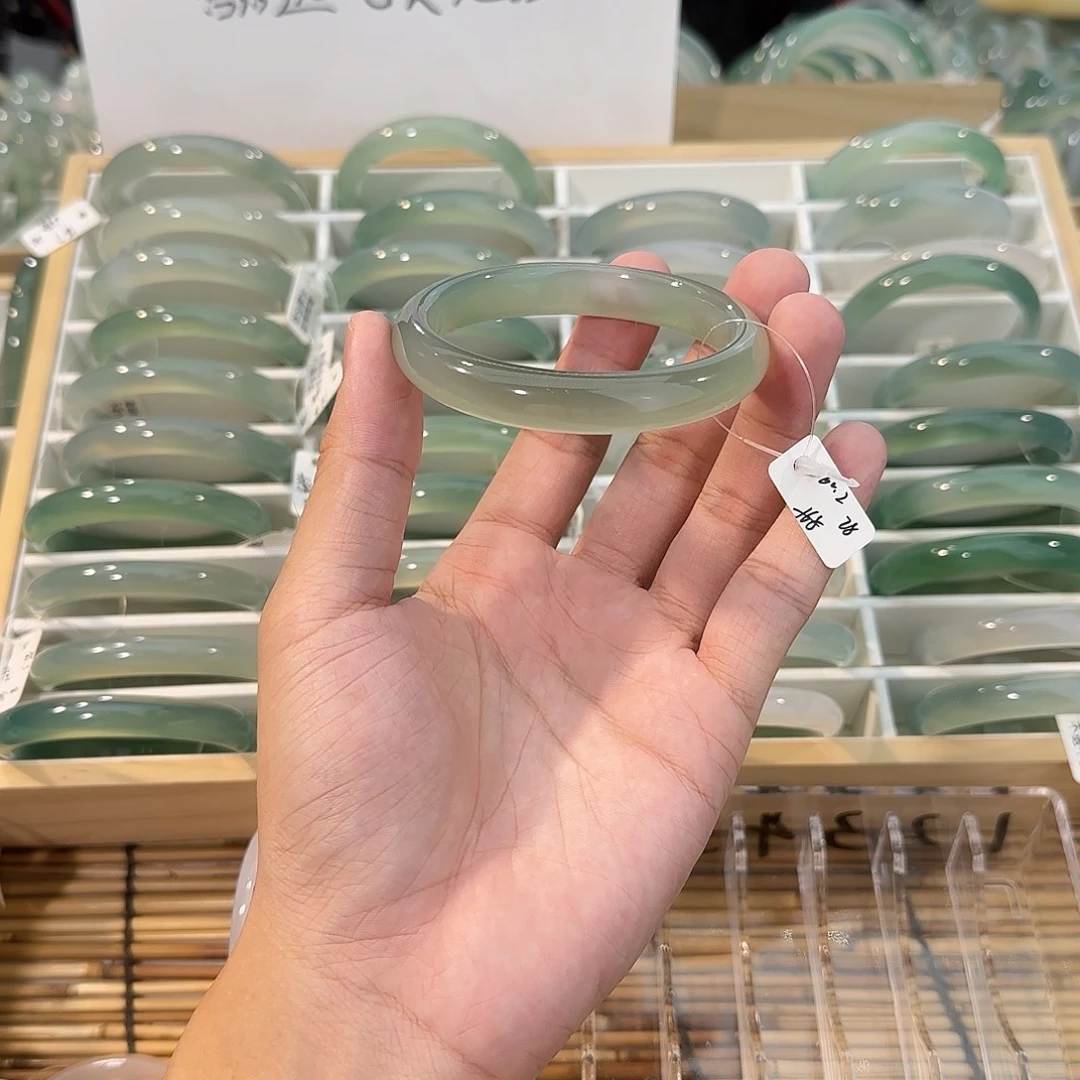 玛瑙/玉髓未镶嵌手镯圈口60.2