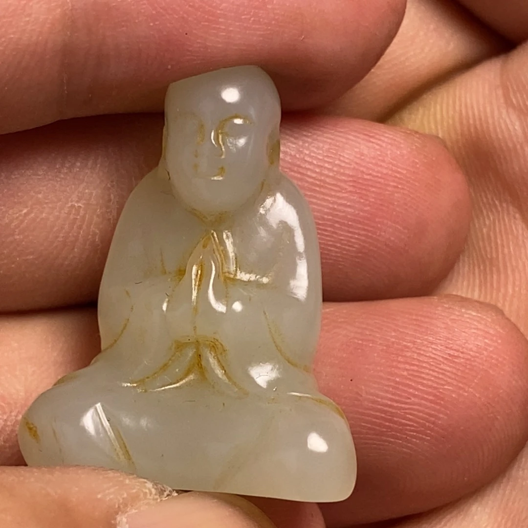 和田玉未镶嵌颈饰愤***卷