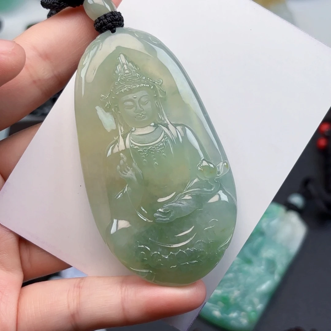 ****果翡翠未镶嵌颈饰观音