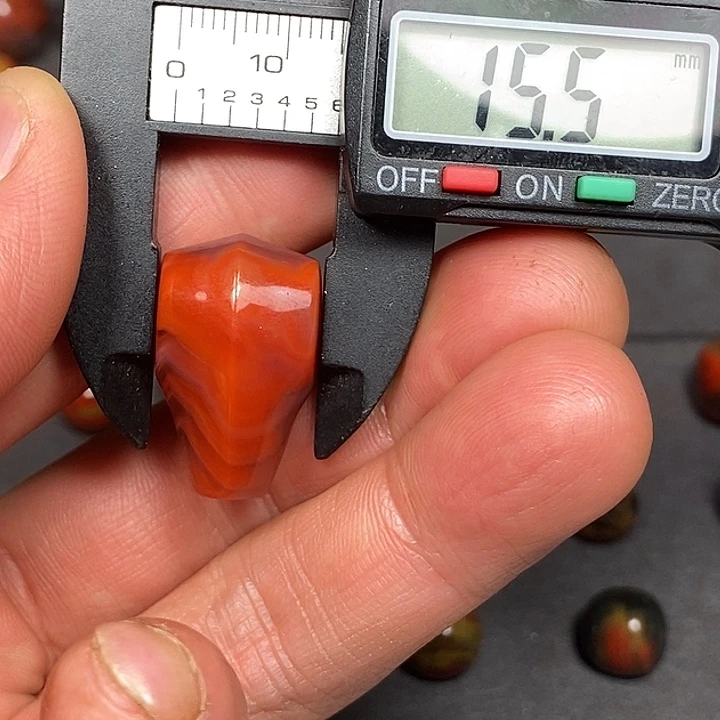 ****南红玛瑙未镶嵌手镯