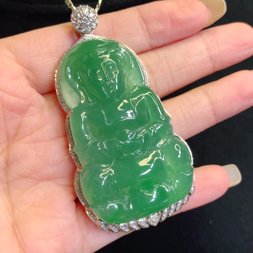 【闪购商品】颈饰18K金镶嵌翡翠观音