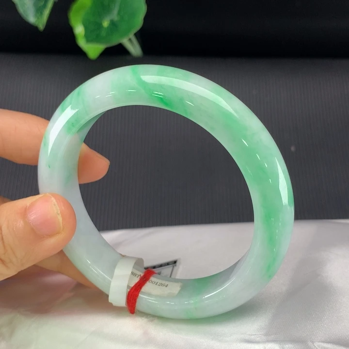 翡翠手镯未镶嵌正圈57